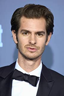 How tall is Andrew Garfield?